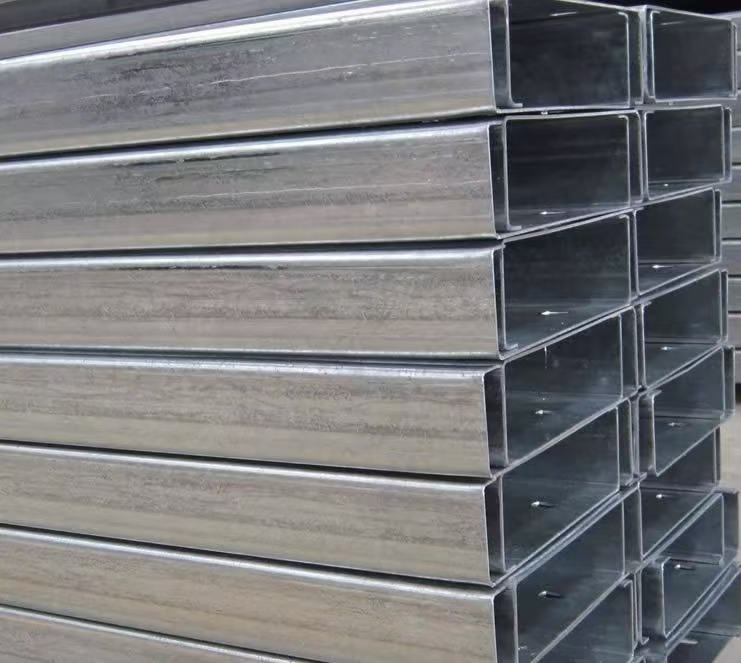 830e70dd-6a7d-4891-86fe-8b2a9b61d7a2_close‑up‑galvanizēts‑auksti velmēts‑c‑purlin‑profils.jpg